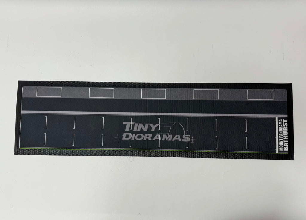 Bar Mat Bathurst – 1/64 Scale Diecast Display by Tiny Dioramas