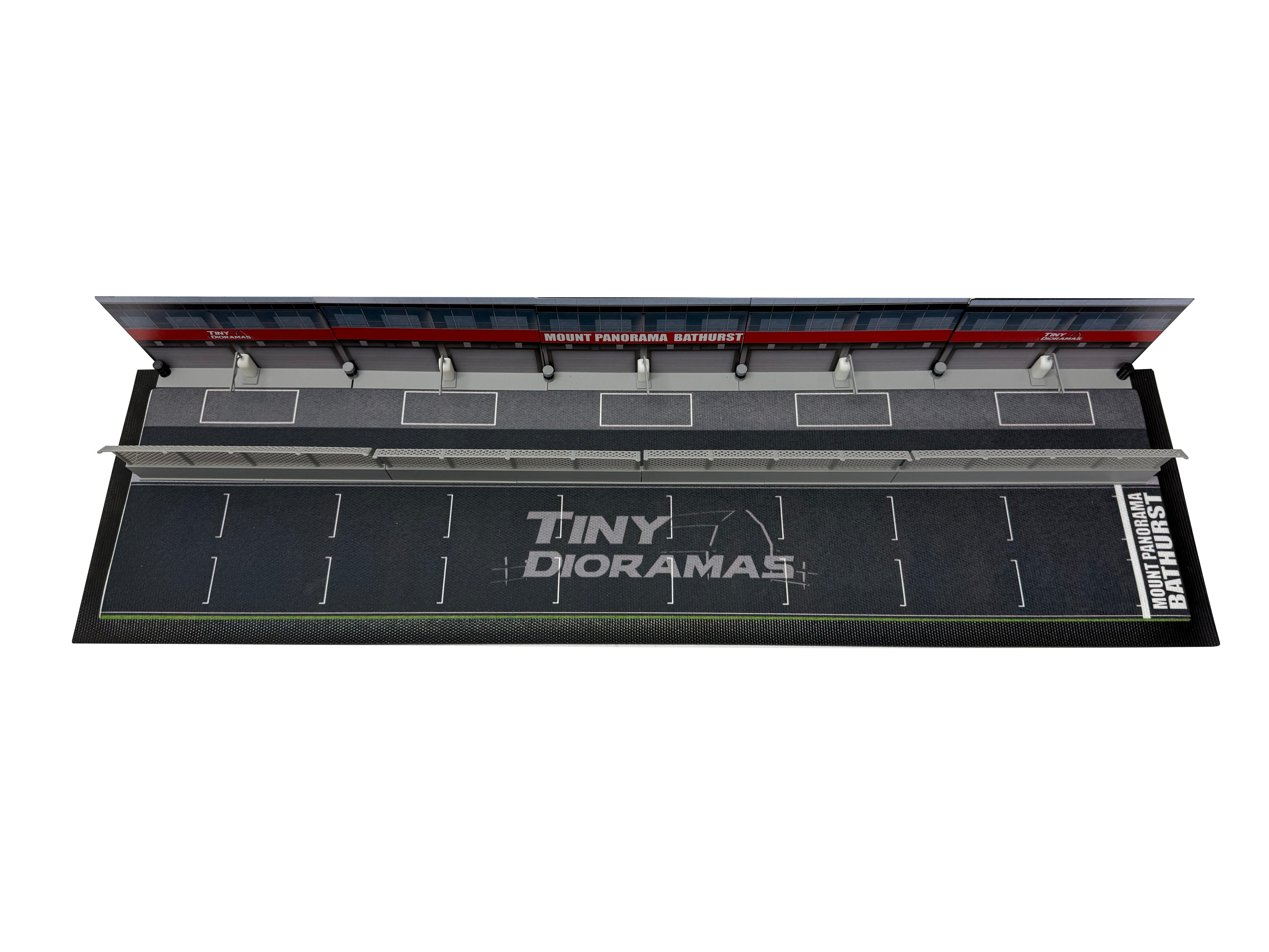 Bar Mat Bathurst – 1/64 Scale Diecast Display by Tiny Dioramas